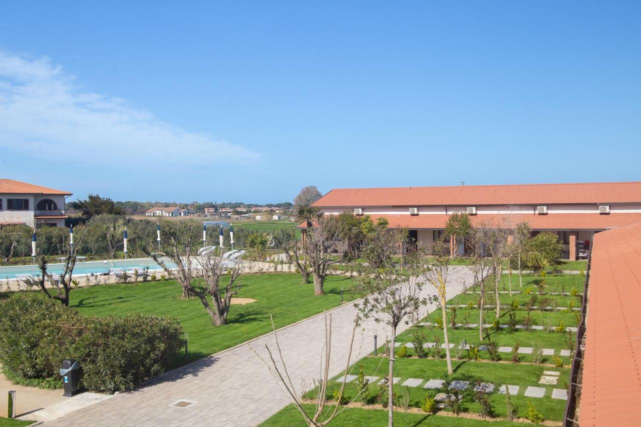 Delfino Tuscany Resort 切齐纳的码头 外观 照片