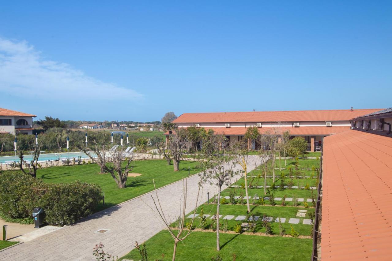 Delfino Tuscany Resort 切齐纳的码头 外观 照片