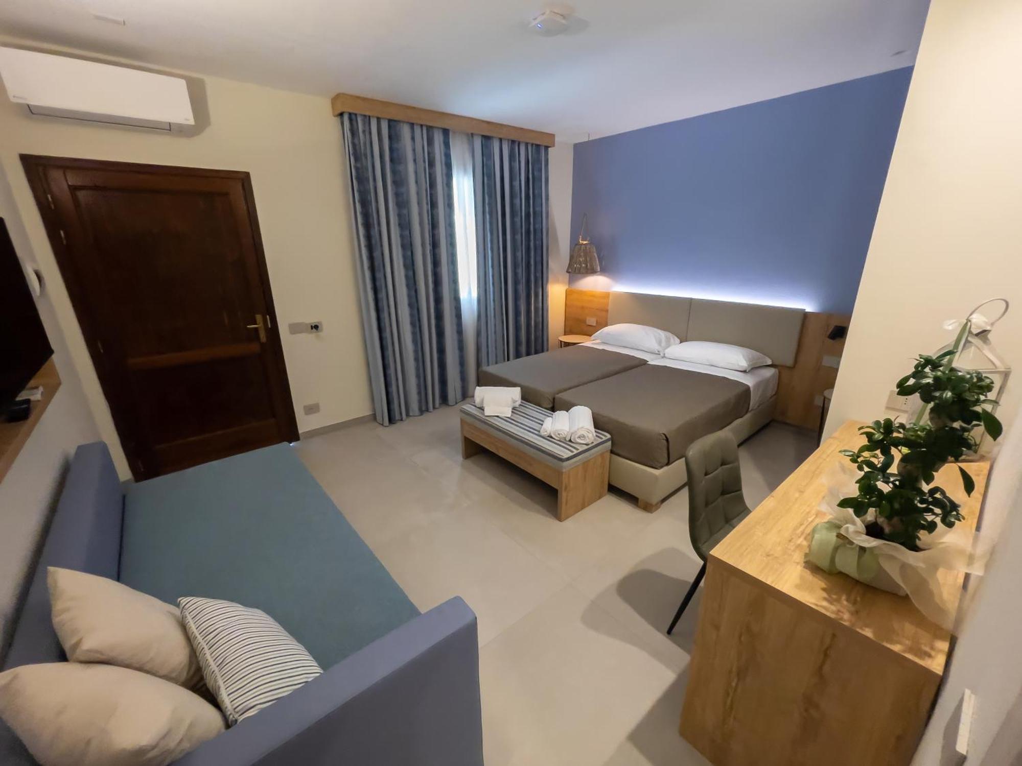 Delfino Tuscany Resort 切齐纳的码头 外观 照片