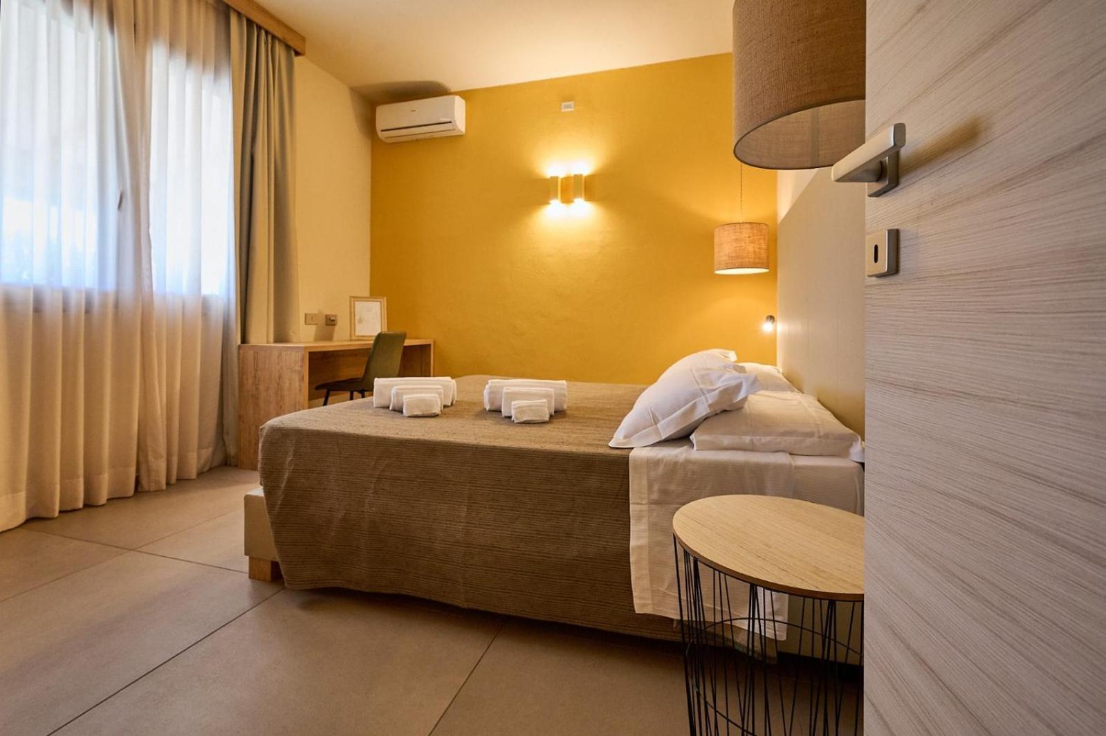 Delfino Tuscany Resort 切齐纳的码头 外观 照片